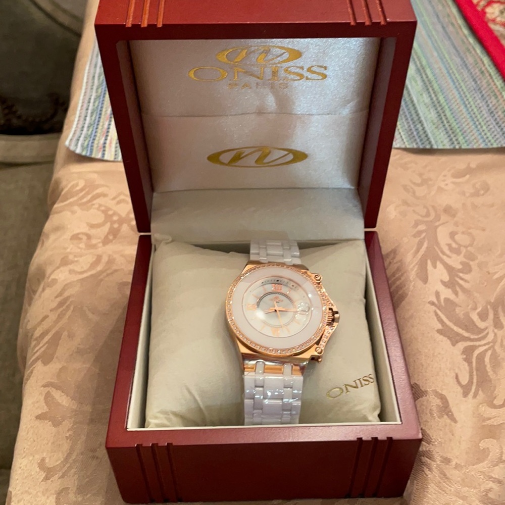 Oniss Watch